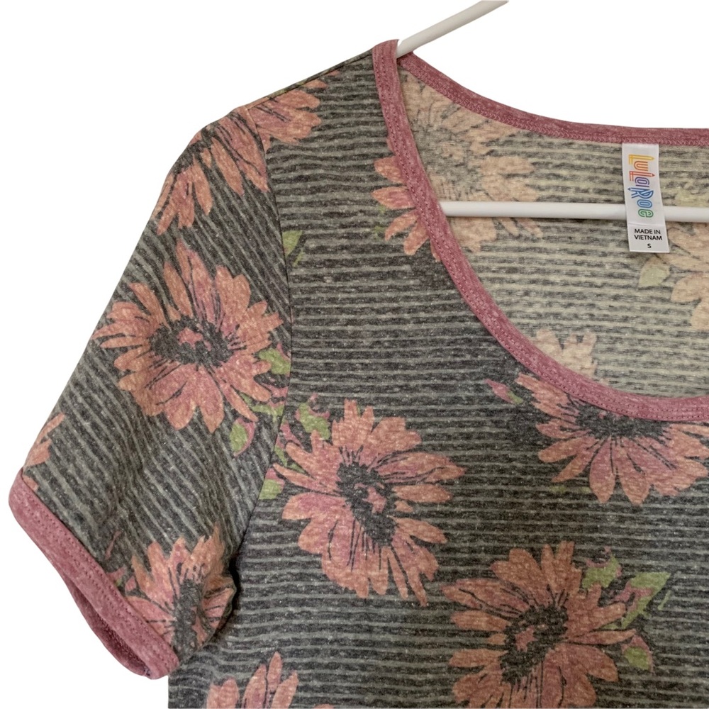 LuLaRoe Classic T-Shirt Pink Floral Size Small